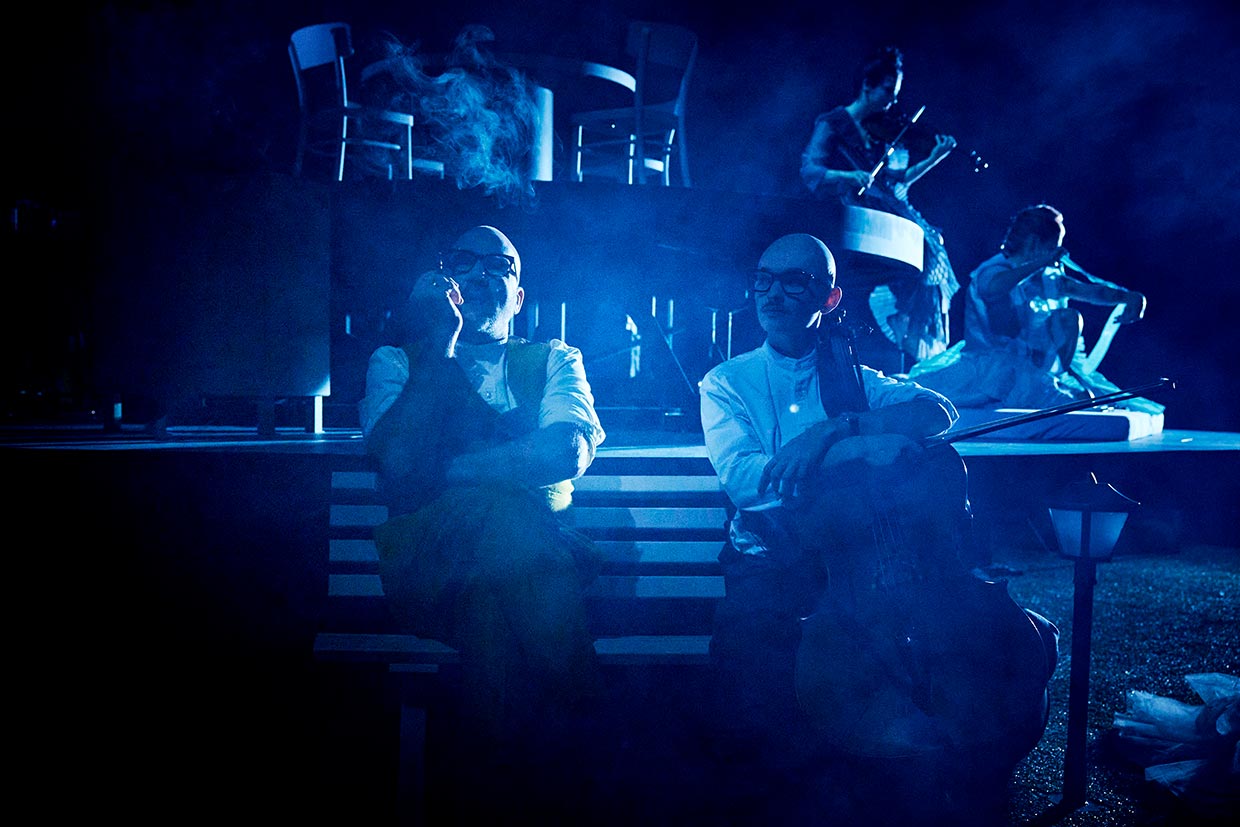 12 Eines langen Tages